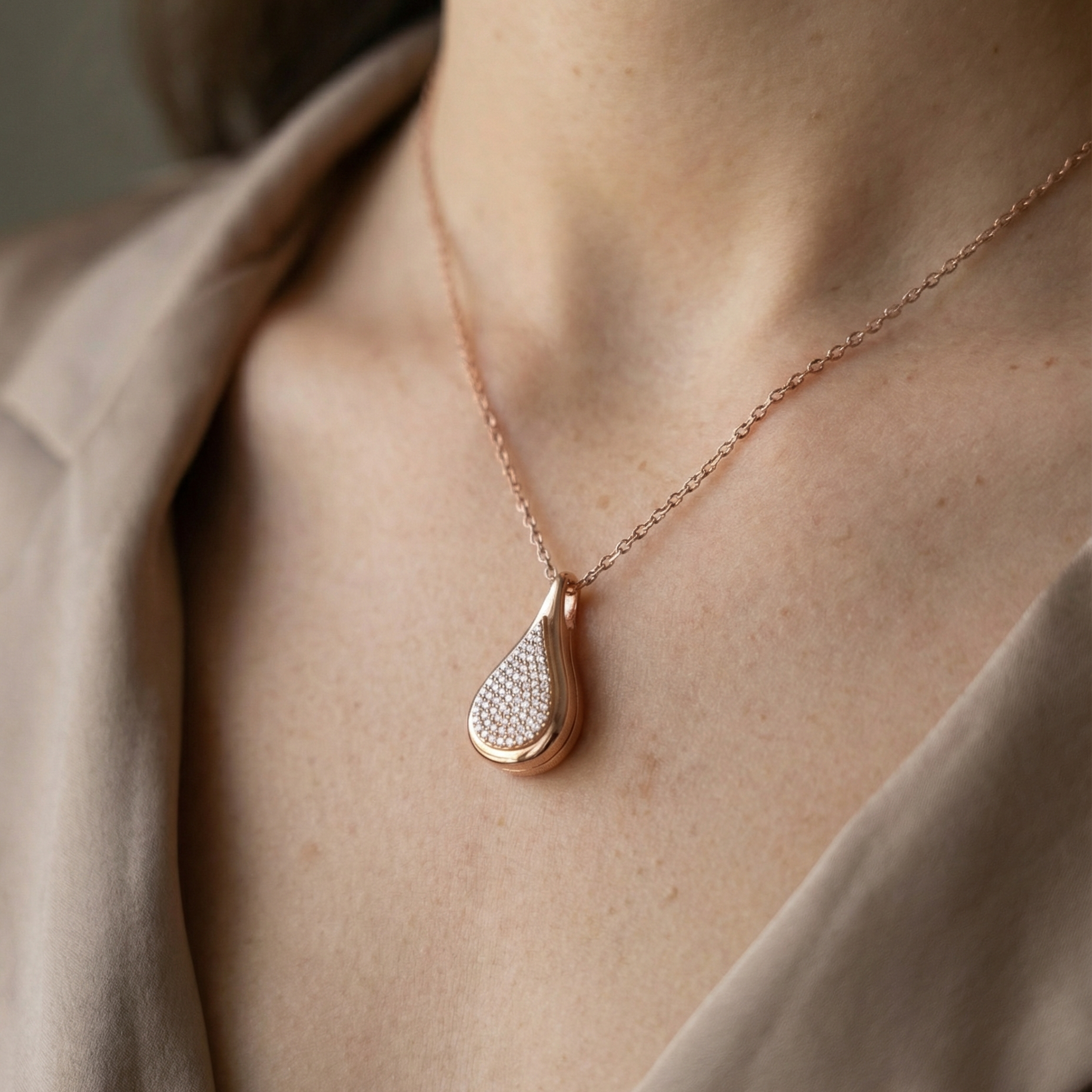 The Water Drop Necklace