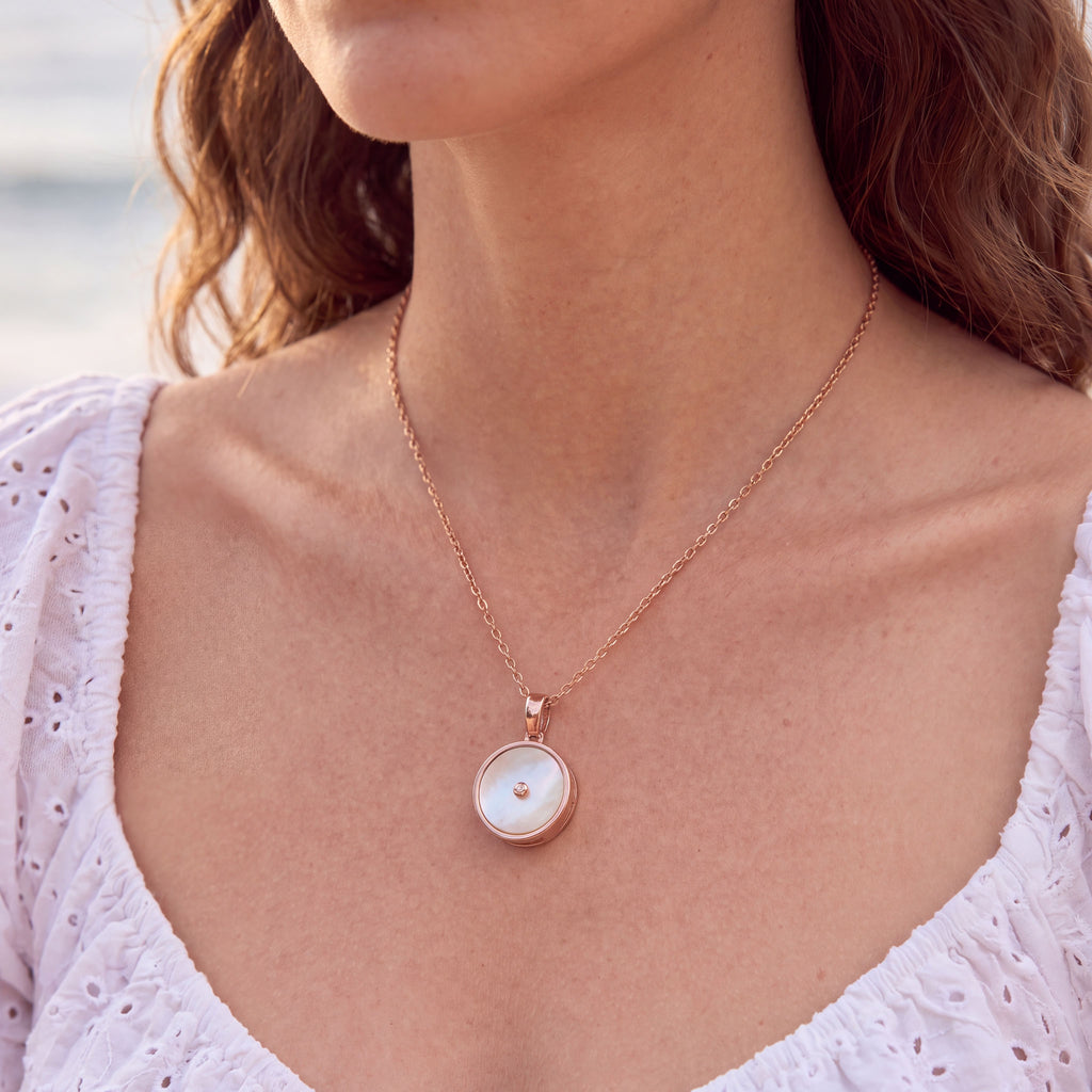 The White Mother of Pearl Necklace